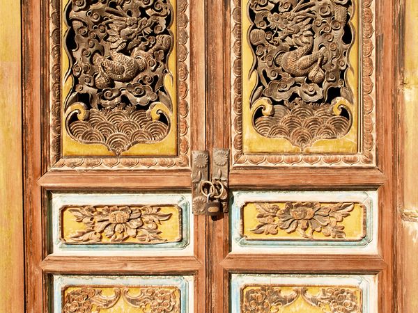 Old Door, Zhongdian